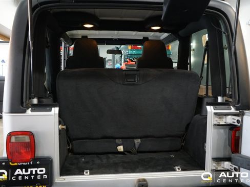 Used 2005 Jeep Wrangler X image 31