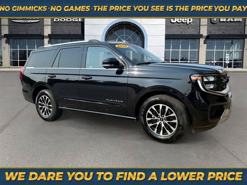 Used 2025 Ford Expedition Platinum AWD/4WD image 1