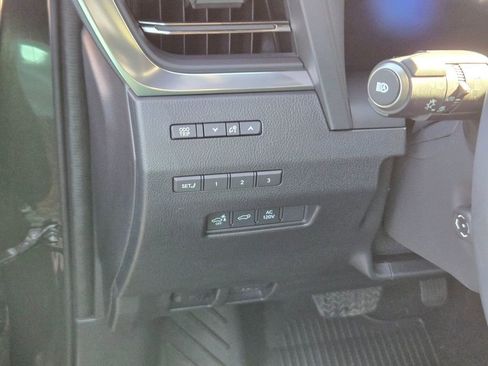 Used 2025 Lexus GX 550 w/ Accessory Package (2T) AWD/4WD image 13