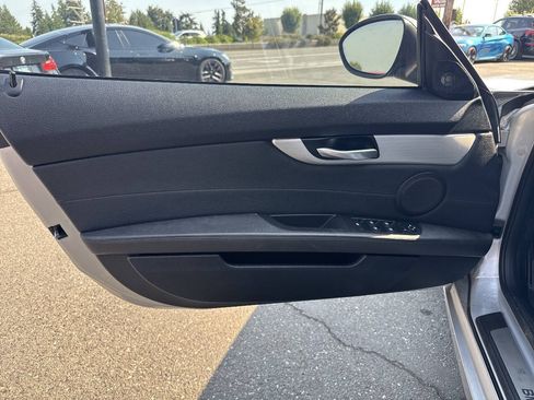 Used 2009 BMW Z4 sDrive35i RWD image 17