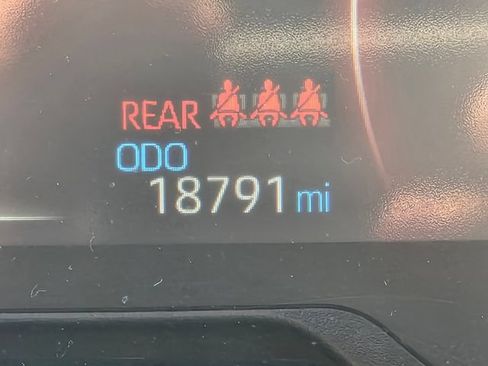 Used 2024 Toyota RAV4 LE AWD/4WD image 36