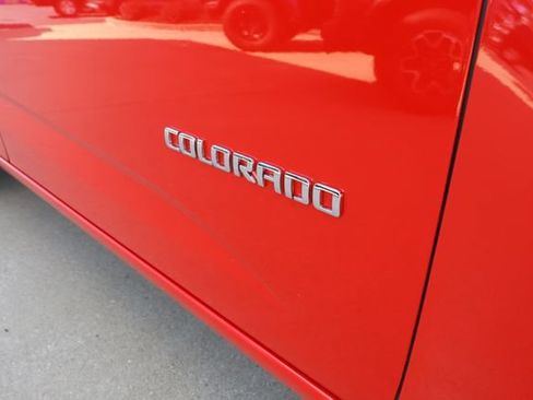 Used 2017 Chevrolet Colorado Z71 AWD/4WD image 9