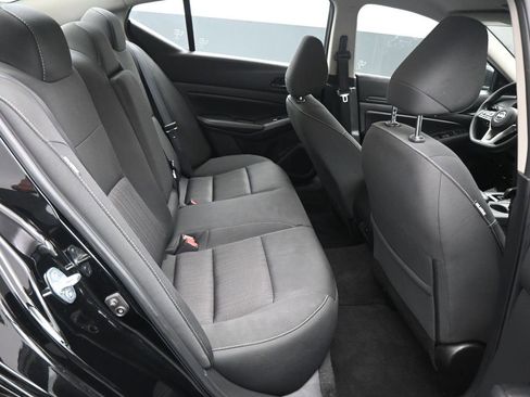 Used 2025 Nissan Altima 2.5 SV image 10