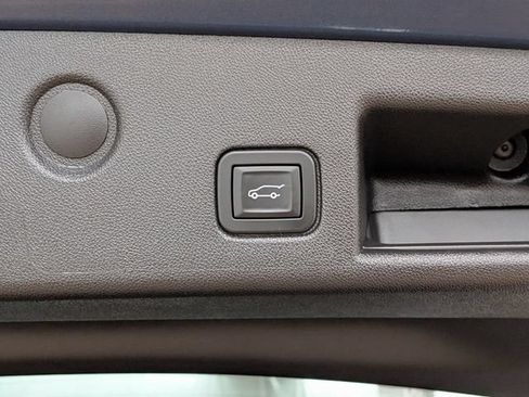Used 2024 Chevrolet Equinox RS w/ LPO, Floor Liner Package FWD image 22