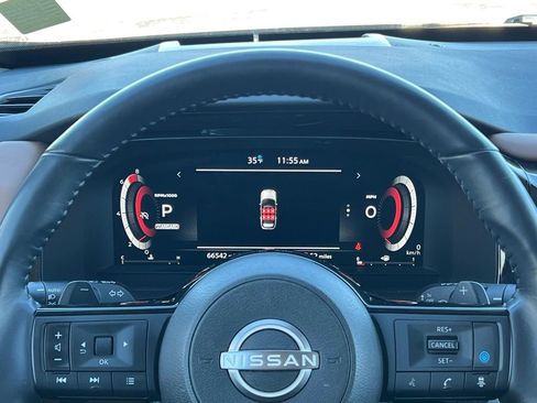 Used 2023 Nissan Pathfinder Platinum w/ Black Appearance Package image 23