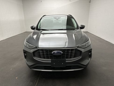 Used 2025 Ford Escape Platinum AWD/4WD image 3