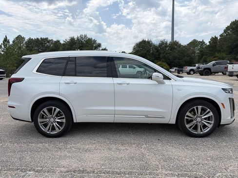 Used 2023 Cadillac XT6 Premium Luxury FWD image 8