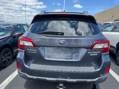 Used 2017 Subaru Outback 2.5i Limited AWD/4WD image 3