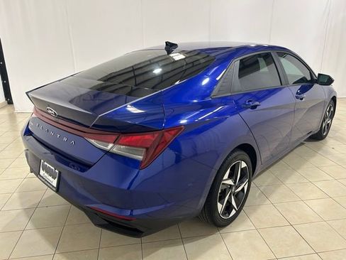 Used 2023 Hyundai Elantra SEL w/ Convenience Package image 5