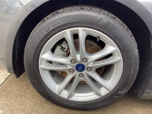 Used 2018 Ford Fusion S FWD image 5