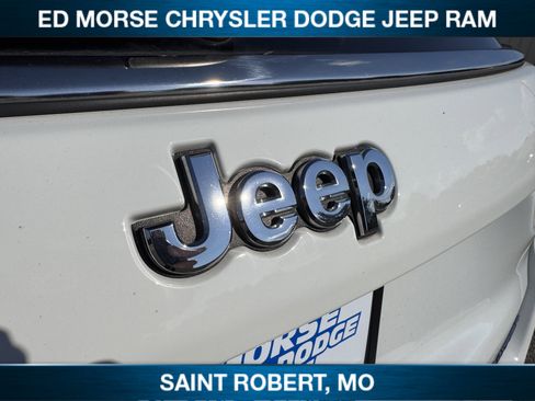 Certified 2022 Jeep Compass Limited image 8