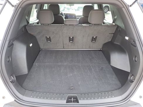 Used 2025 Chevrolet Equinox LT image 9