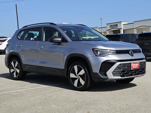 Used 2025 Volkswagen Taos S AWD/4WD image 2