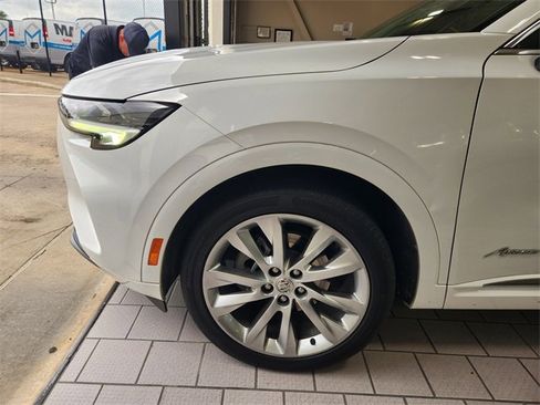 Used 2022 Buick Envision Avenir w/ Safety Package FWD image 7