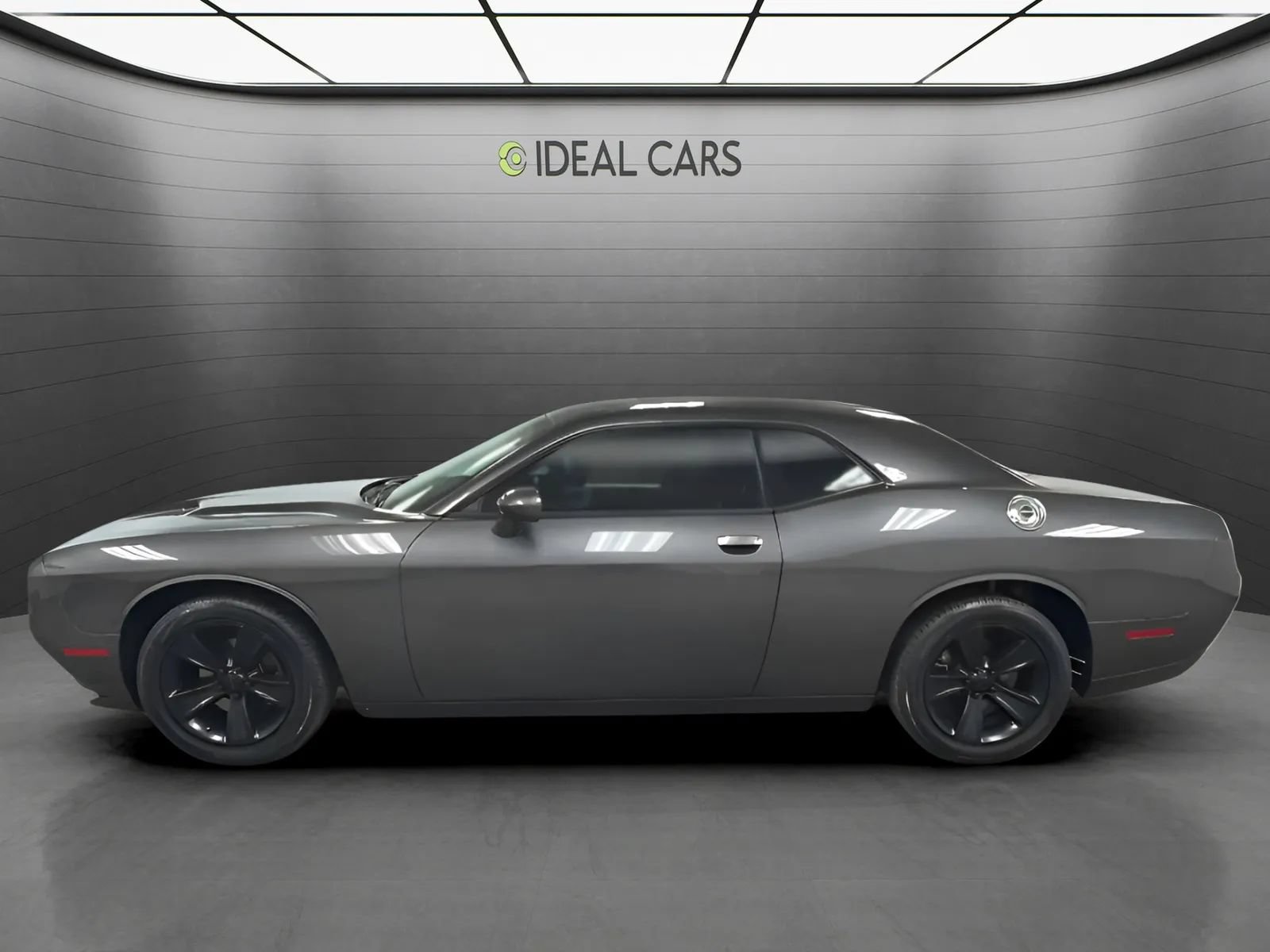 Used 2016 Dodge Challenger SXT RWD image 8
