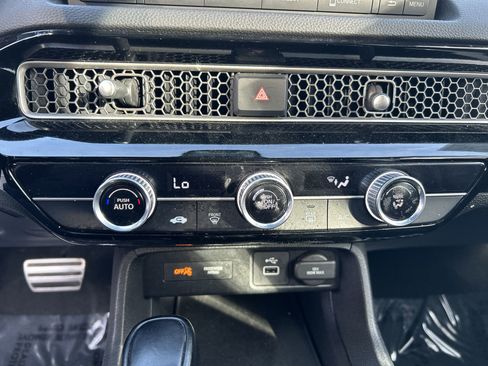 Used 2022 Honda Civic Sport image 16