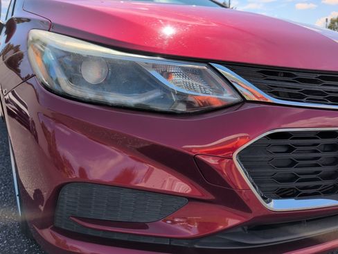 Used 2018 Chevrolet Cruze LT FWD image 24