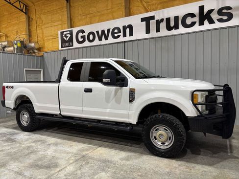 Used 2017 Ford F250 XL w/ Power Equipment Group AWD/4WD image 3