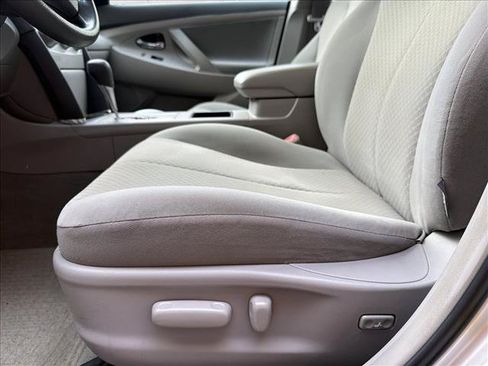 Used 2009 Toyota Camry LE FWD image 13