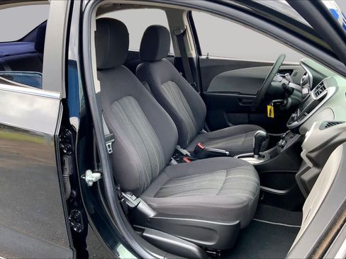 Used 2019 Chevrolet Sonic LT FWD image 8