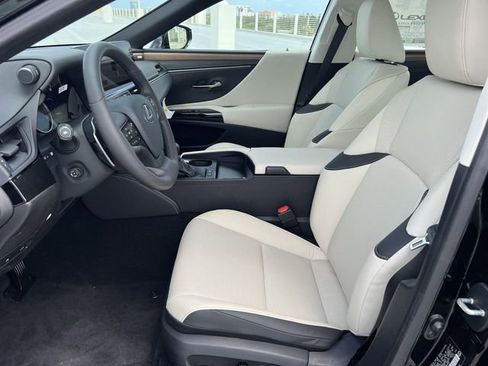Used 2024 Lexus ES 300h w/ Premium Package FWD image 11