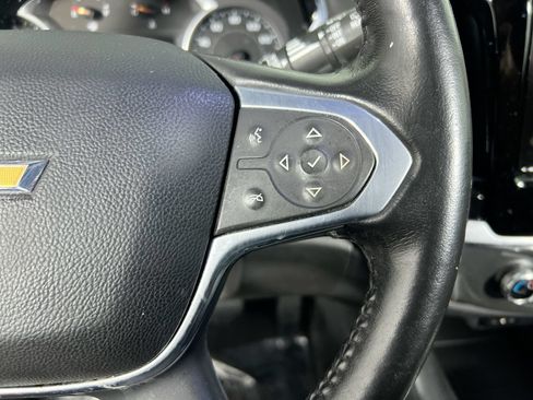 Used 2021 Chevrolet Traverse LT FWD image 17