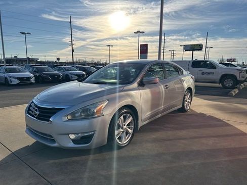 Used 2014 Nissan Altima 2.5 SV image 3