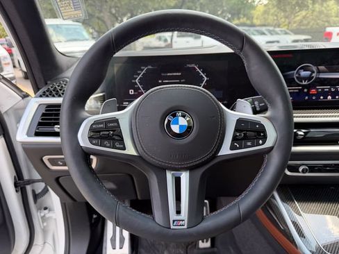 Used 2025 BMW X7 M60i AWD/4WD image 10