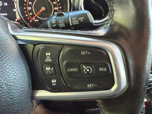 Used 2021 Jeep Wrangler Unlimited Sahara image 30