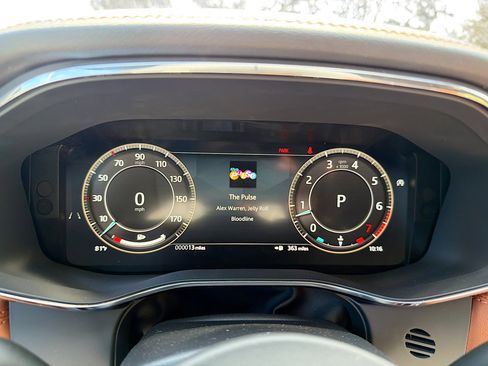 New 2026 Jaguar F-PACE R-Dynamic S image 40