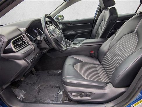 Used 2020 Toyota Camry SE FWD image 15