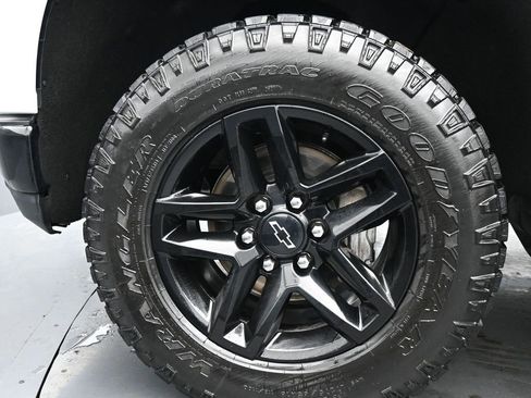 Used 2021 Chevrolet Silverado 1500 LT Trail Boss image 14