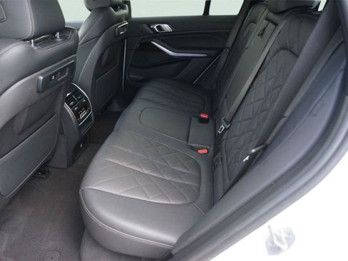 Used 2023 BMW X5 xDrive40i AWD/4WD image 13