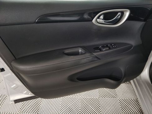 Used 2018 Nissan Sentra SV image 12