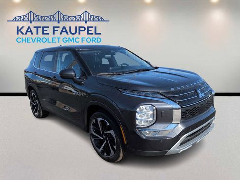Used 2024 Mitsubishi Outlander SE image 1