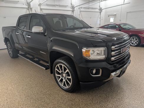 Used 2017 GMC Canyon Denali image 5