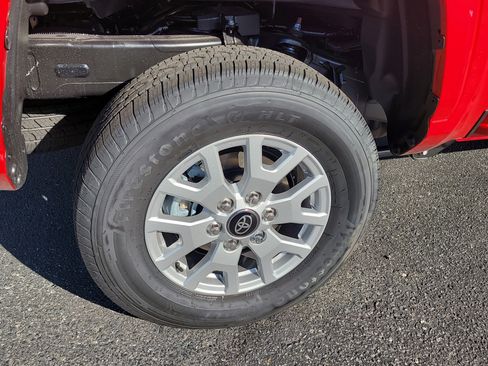 Certified 2025 Toyota Tacoma SR5 image 9