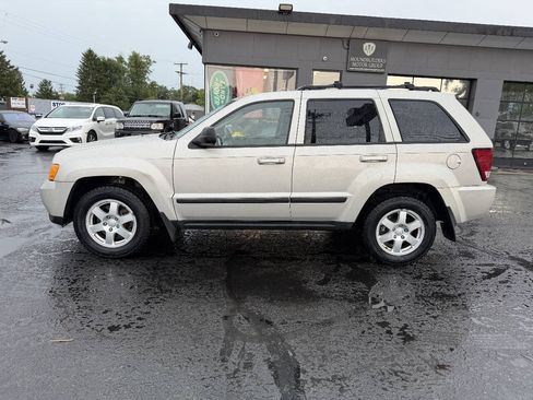 Used 2008 Jeep Grand Cherokee Laredo w/ Driver Convenience Group AWD/4WD image 3