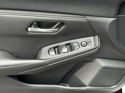 Used 2024 Nissan Sentra SV image 21