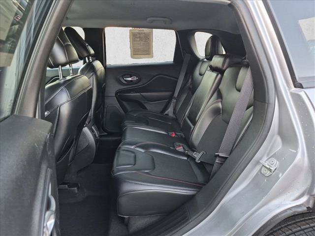 Used 2021 Jeep Cherokee Trailhawk w/ Technology Group AWD/4WD image 17