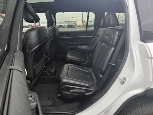 Used 2024 Jeep Grand Cherokee L Limited w/ Luxury Tech Group II image 5