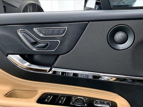 Used 2022 Lincoln Corsair Reserve w/ Luxury Package image 29