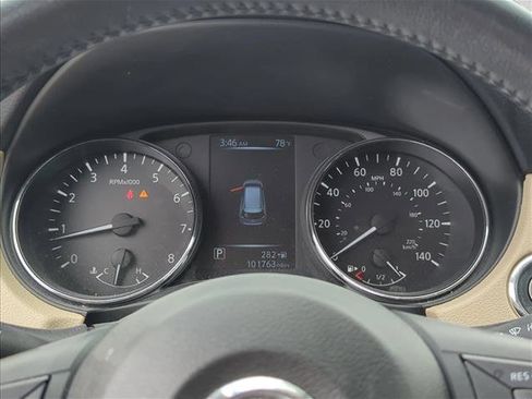 Used 2017 Nissan Rogue SV FWD image 9