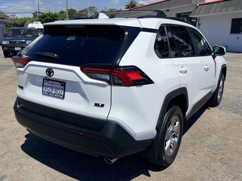 Used 2023 Toyota RAV4 XLE w/ Convenience Package FWD image 6