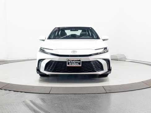 Used 2025 Toyota Camry SE FWD image 2