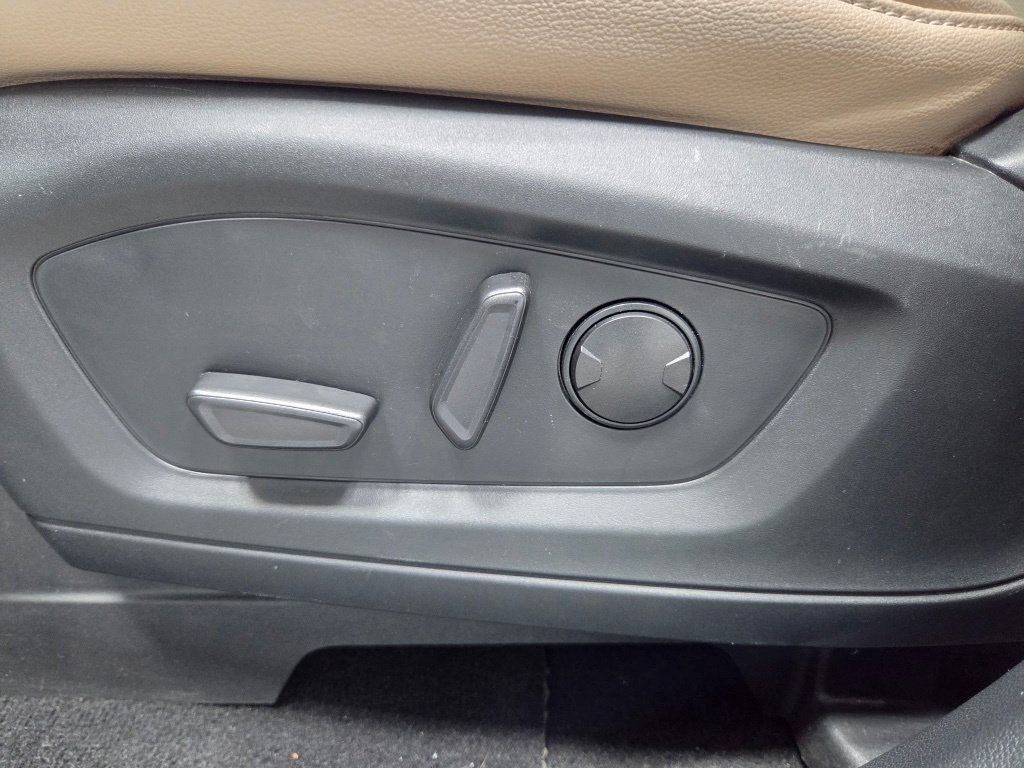 Used 2021 Ford Explorer Limited AWD/4WD image 29