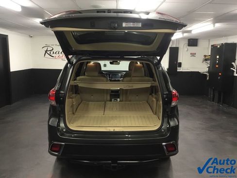 Used 2017 Toyota Highlander Limited Platinum image 17