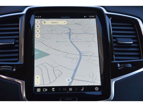 Certified 2024 Volvo XC90 B6 Plus image 21