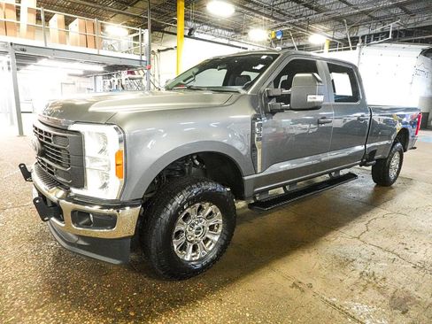 Used 2023 Ford F350 XL w/ FX4 Off-Road Package image 3