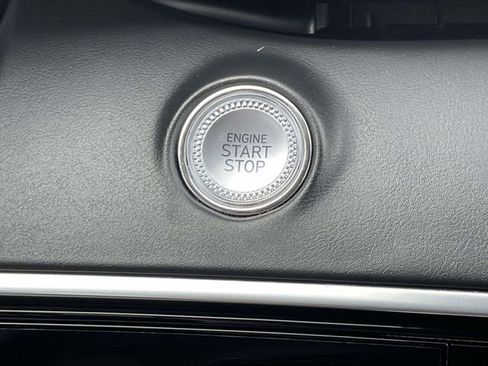 Used 2023 Genesis GV70 2.5T w/ Select Package image 28